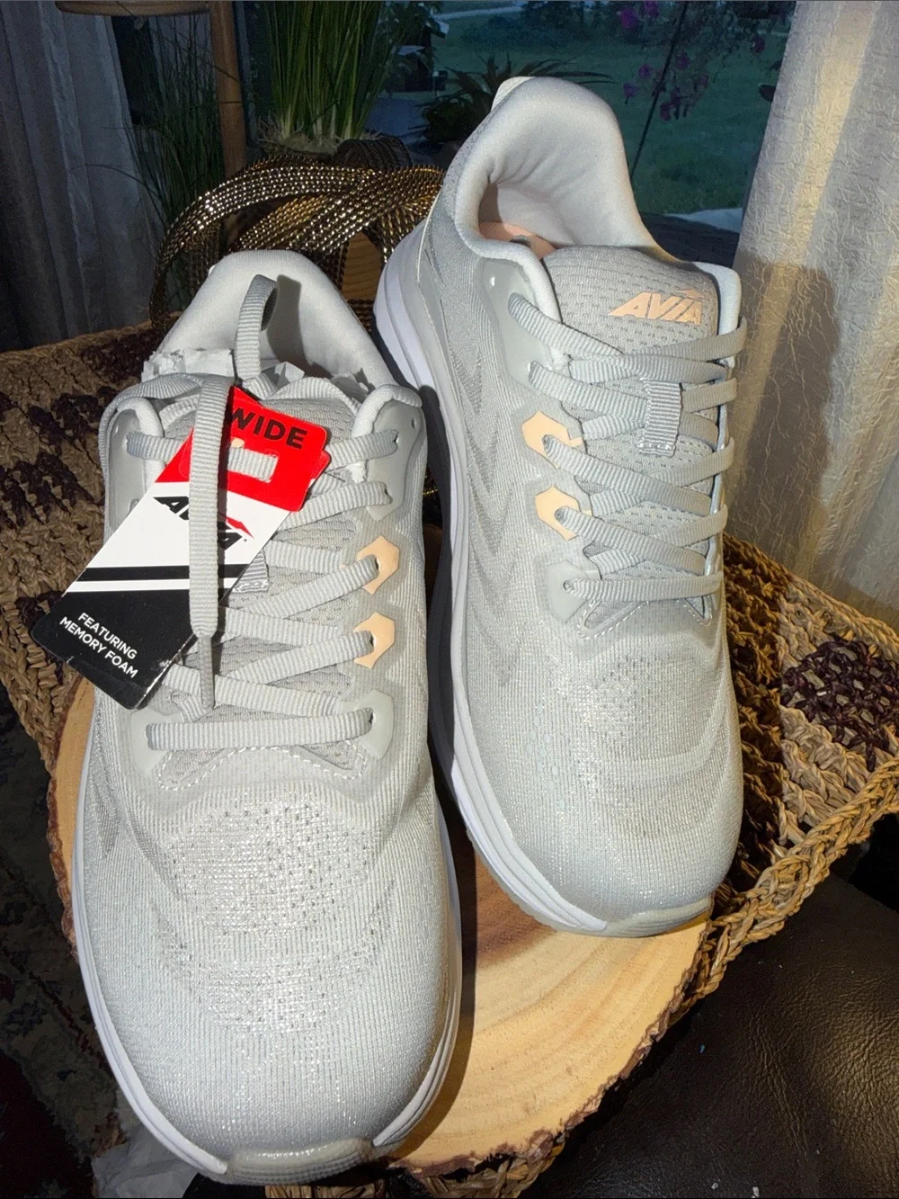 Avia AVI-Move Women’s 7 Wide Gray Memory Foam Athletic Sneakers NWT